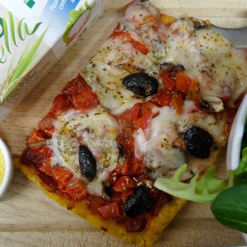 Pizza de polenta à la mozzarella vegan