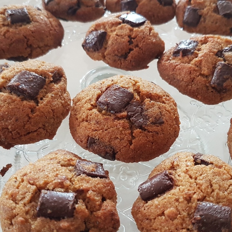 Cookies rustiques anti-gaspi au chocolat et aux cacahuètes